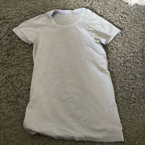 PURPLE LULULEMON SWIFTLY TEE